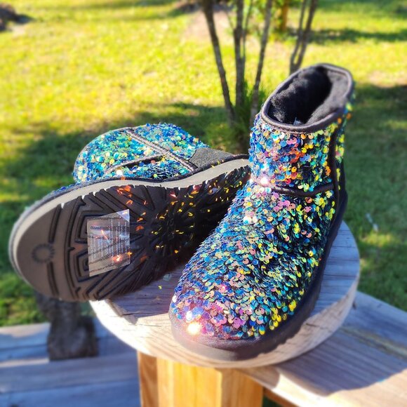 New Classic  Stellar Sequins UGG Mini boots Size 9 - Picture 5 of 6